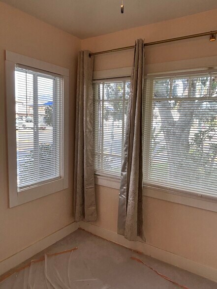 Building Photo - 515 N Garfield Ave