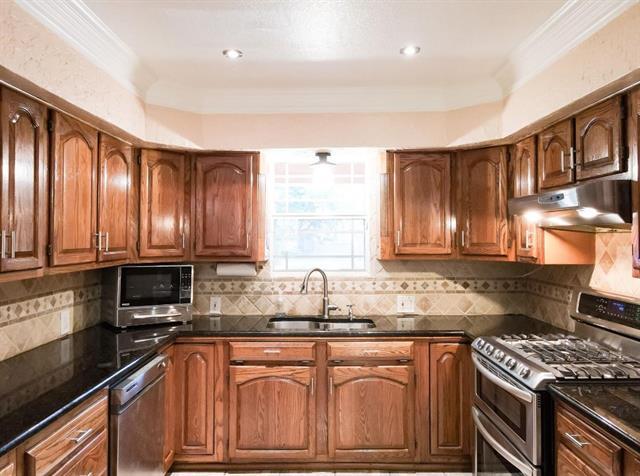 Building Photo - 518 Harn Dr