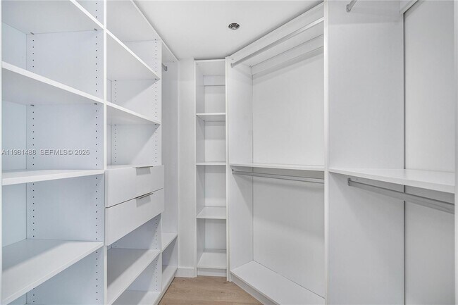 Building Photo - 19101 NE 36th Pl