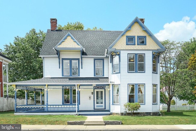 Building Photo - 412 Carlisle St