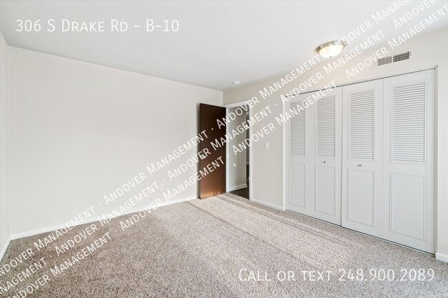 Building Photo - 306 S Drake Rd