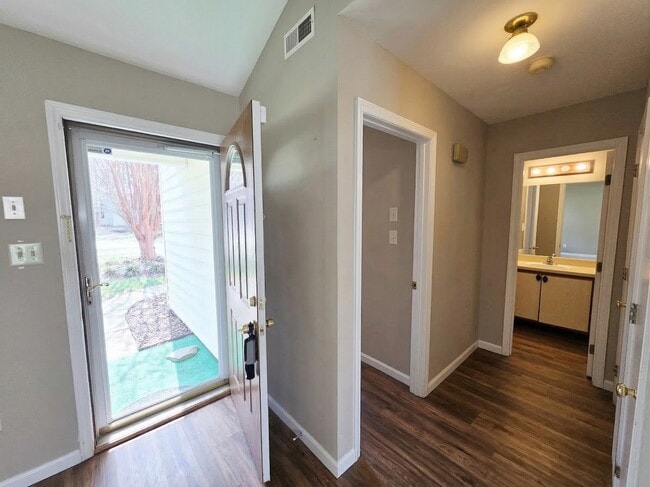 Building Photo - 2706 Ramblegate Ln