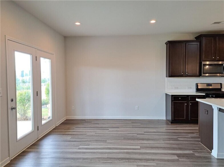 Building Photo - 3329 Long Creek Dr