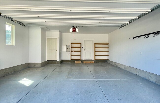 Building Photo - Gorgeous Townhome in South Jordan!