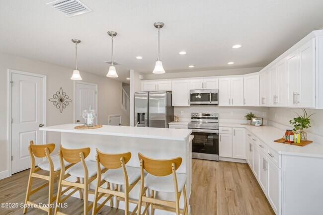 Building Photo - 177 Hidden Woods Pl