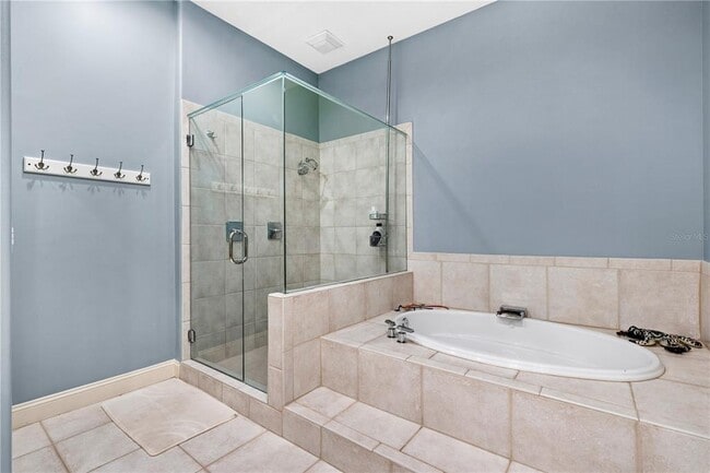 Building Photo - 515 5th Ave NE