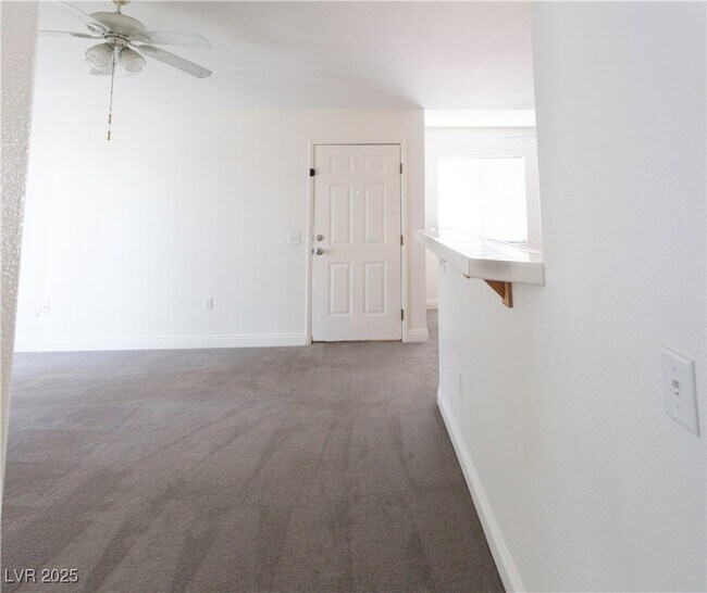 Building Photo - 2110 Los Feliz St