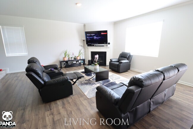 Building Photo - 147 Highgrove Way