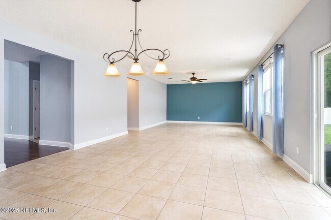 Building Photo - 11725 Paddock Gates Dr