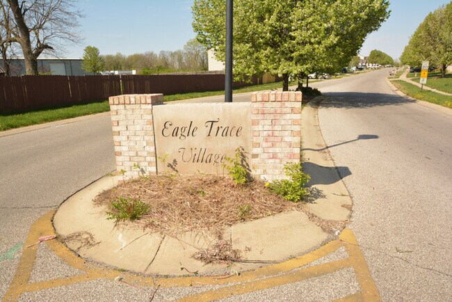Building Photo - Pike Township 4 bedroom home