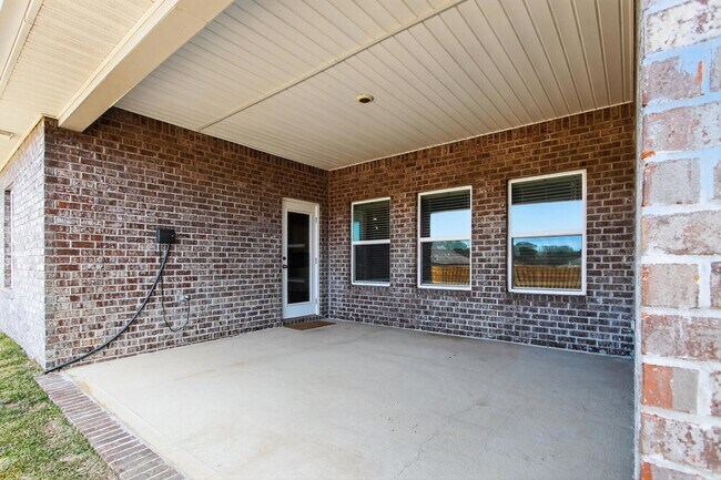 Building Photo - 1110 Shoal River Dr