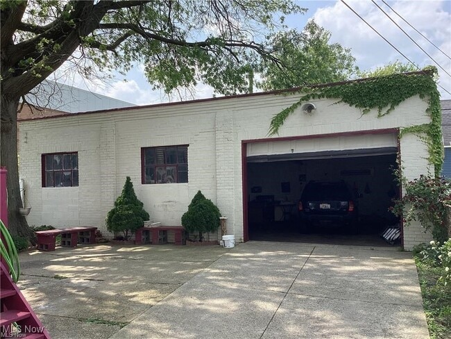 Building Photo - 1794 W 54th St