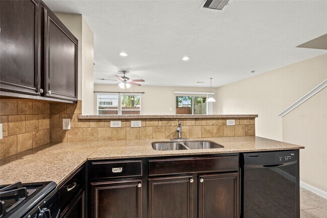 Building Photo - 16131 Sweetwater Fields Ln