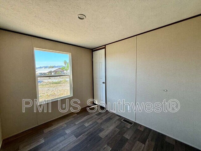 Building Photo - 1866 El Dorado Dr