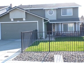 Building Photo - North Modesto Near Mall & Freeway