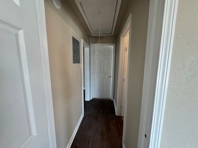 Building Photo - 3 Bed / 2 Bath Home in South San Antonio – Easy Access to I-10 & I-37