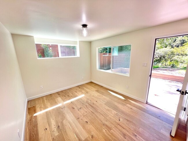 Building Photo - Beautifully Remodeled 2 Story Home In Cold...