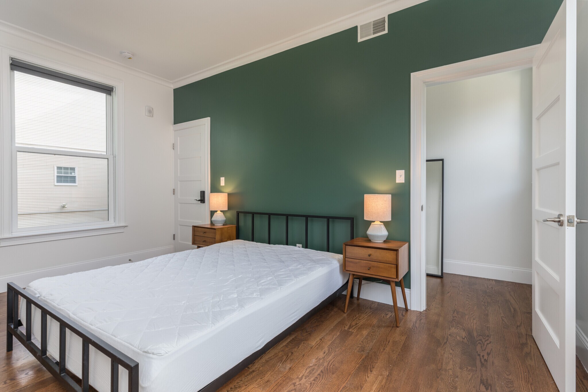 Building Photo - 121 Centre St