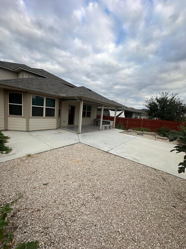 Building Photo - 2430 Castello Wy