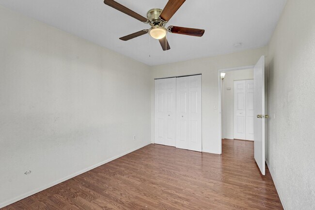 Building Photo - $940.95 with Half Off the first month's rent, 1 Bed, 1 Bath, Condo in Denver with Cozy Fireplace!