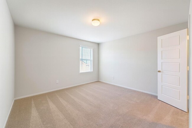 Building Photo - 342 Jade St