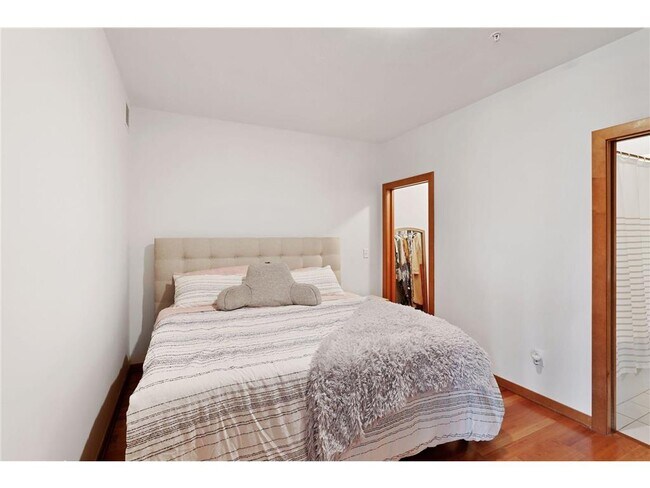 Building Photo - 15 E Franklin Ave