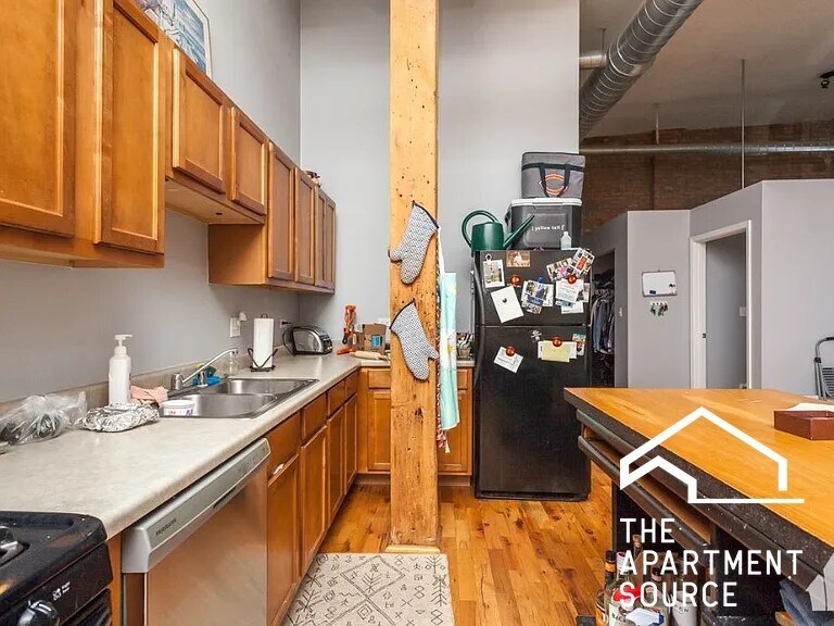 Building Photo - 1822 S Bishop St