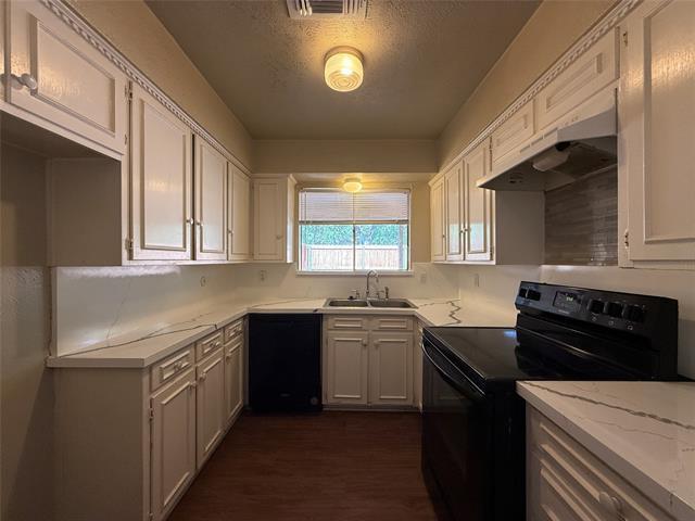 Building Photo - 734 Londonderry Ln