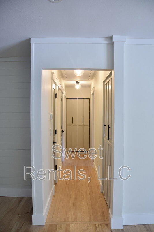 Building Photo - 4627 Darlene St