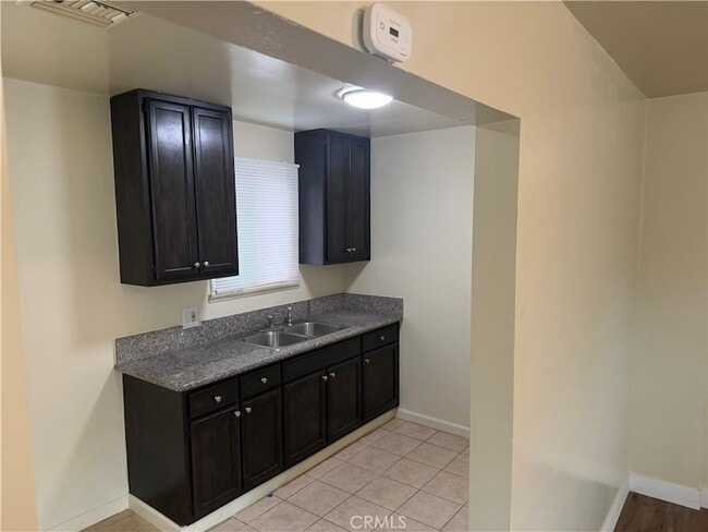 Building Photo - 1453-1101 W 101st St