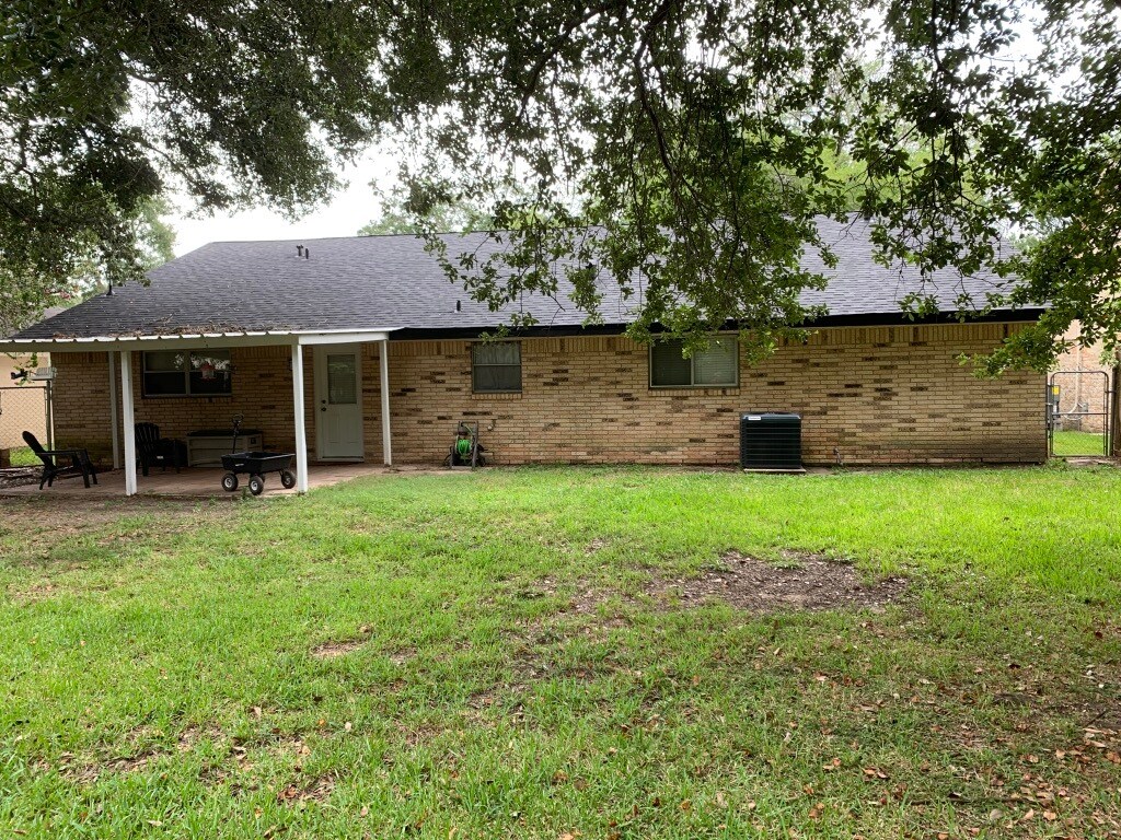 Back Yard - 5005 Ash Ct