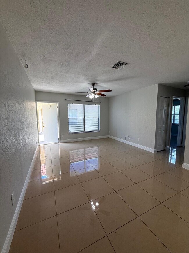 Building Photo - 11108 Royal Palm Blvd