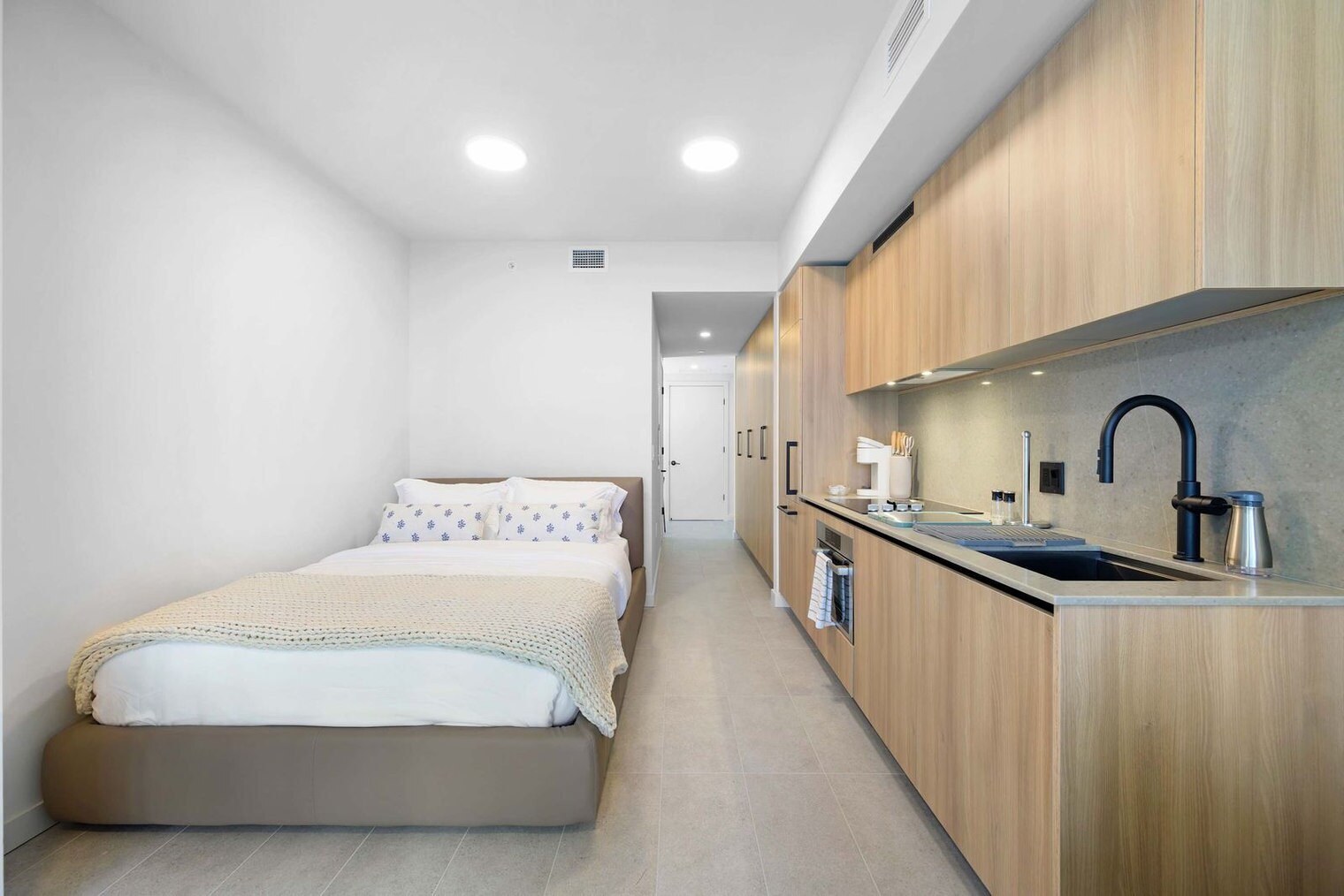 Building Photo - 121 NE 5th St