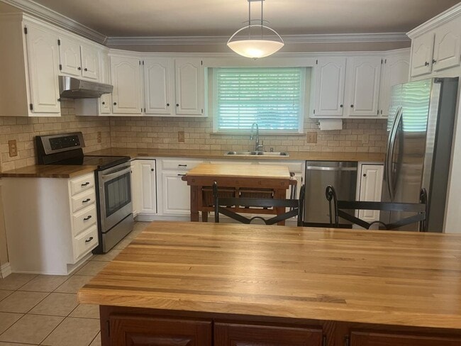 Building Photo - 138 Blue Ridge Dr