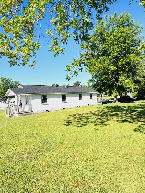Building Photo - 126 S Brightleaf Blvd