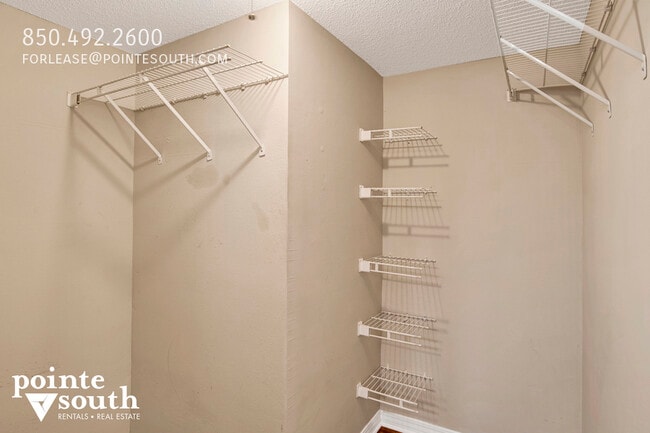 Building Photo - 200 Parma Dr