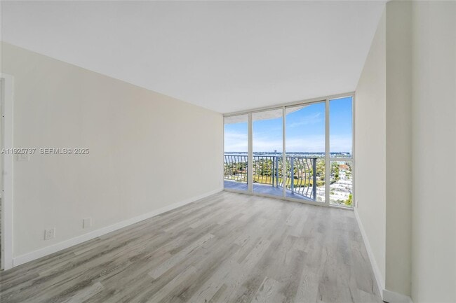 Building Photo - 7601 E Treasure Dr