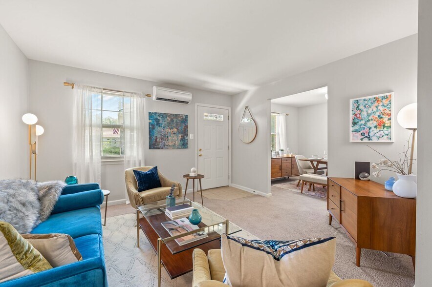 Interior Photo - Metropolitan West Goshen