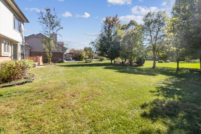 Building Photo - 45443 Glengarry Blvd
