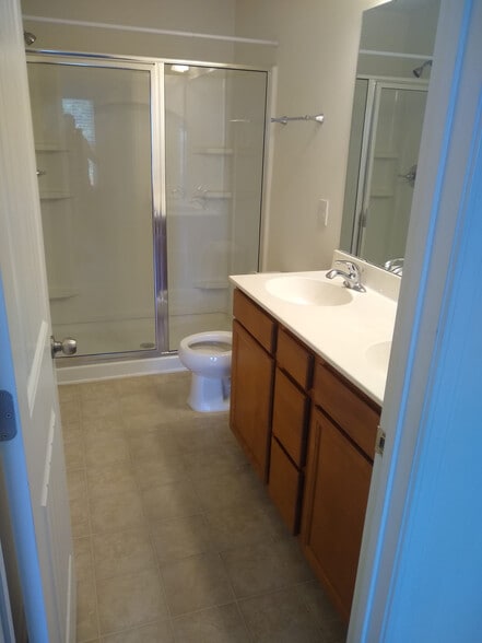 Building Photo - Room in Townhome on Maypearl Ln