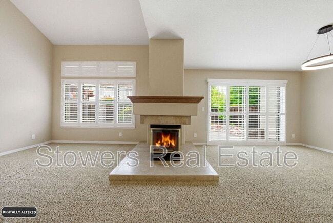 Building Photo - 350 Bellflower Dr