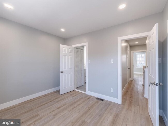 Building Photo - 672 N 19th St