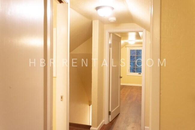 Building Photo - Charming Single-Story Home in the Heart of...