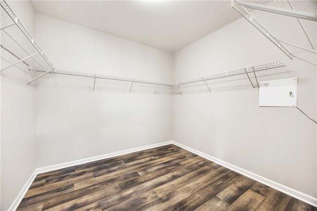 Building Photo - 4381 Challedon Dr