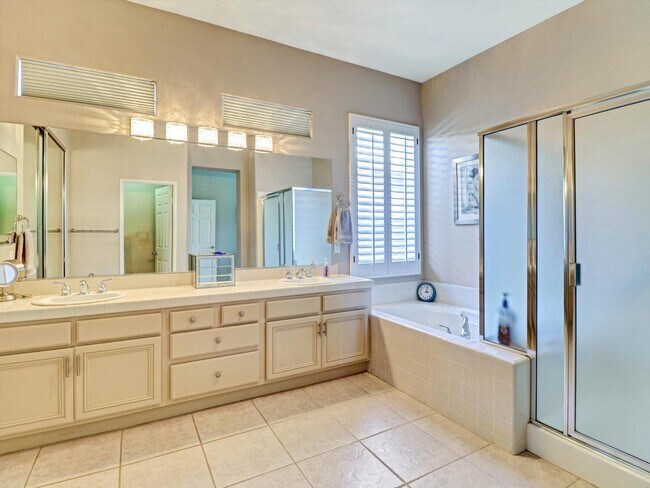 Building Photo - 77573 Ashberry Ct