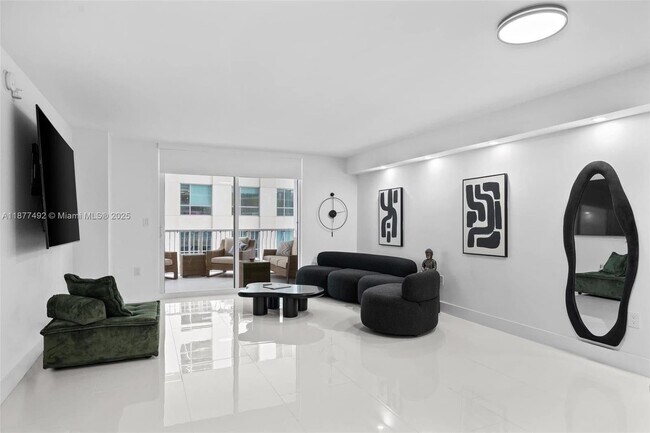 Primary Photo - 1200 Brickell Bay Dr