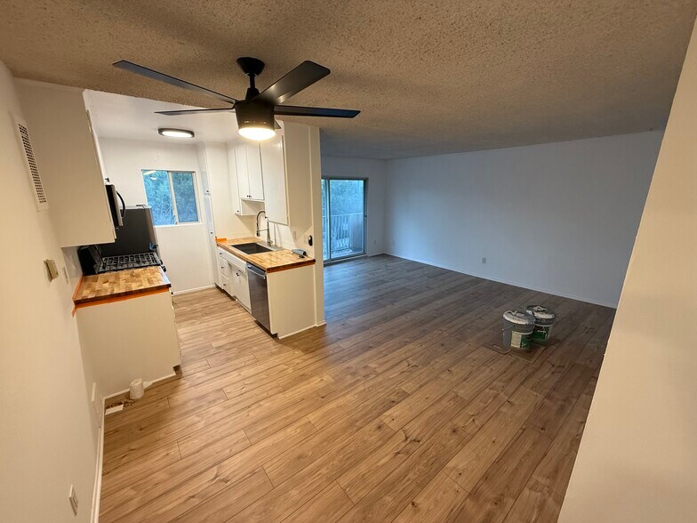 Building Photo - 1218 McClellan Dr