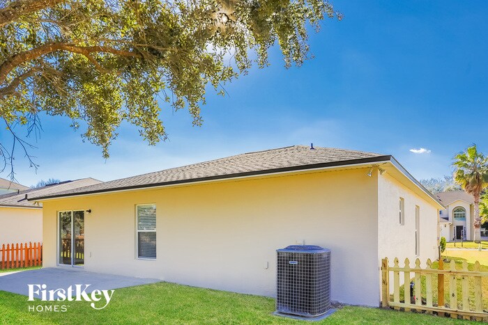 Building Photo - 208 King Arthur Ct
