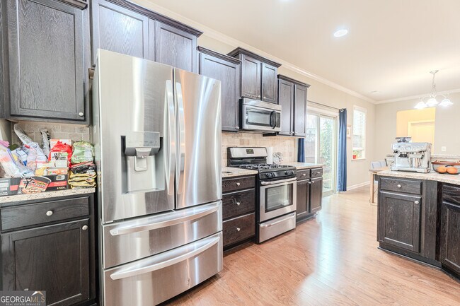 Building Photo - 801 Village Field Ct NW