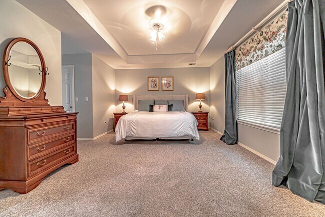 Building Photo - Beautiful Bentonville Home!